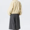 Chaqueta deportiva oversize de Hanne H – Beige claro apagado Chaqueta deportiva oversize de Hanne H – Beige claro apagado