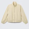 Chaqueta deportiva oversize de Hanne H – Beige claro apagado Chaqueta deportiva oversize de Hanne H – Beige claro apagado