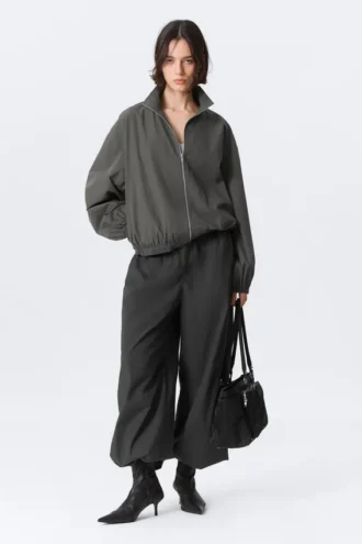 Chaqueta deportiva oversize Hanne H – Gris oscuro