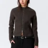 Chaqueta entallada con cremallera de algodón Genevieve – Gris oscuro Chaqueta entallada con cremallera de algodón Genevieve – Gris oscuro