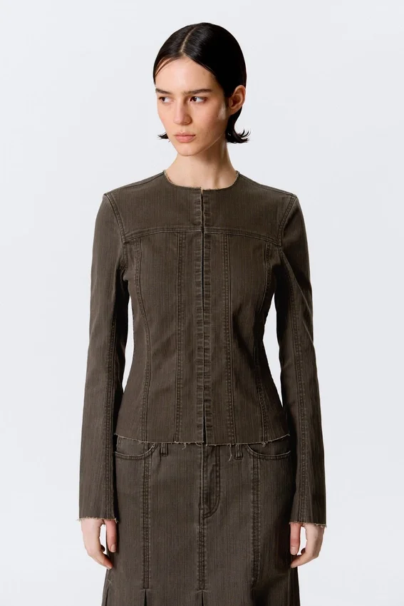 Chaqueta entallada de algodón deshilachado – Rayas gris oscuro Chaqueta entallada de algodón deshilachado – Rayas gris oscuro
