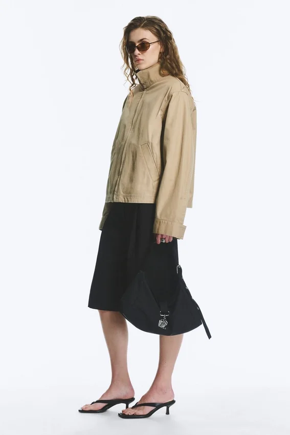 Chaqueta holgada de algodón con cuello de embudo – Beige Chaqueta holgada de algodón con cuello de embudo – Beige
