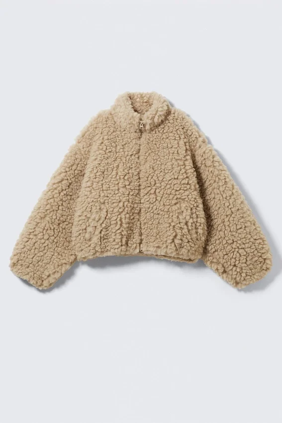 Chaqueta oversize con cremallera y capucha – Beige empolvado Chaqueta oversize con cremallera y capucha – Beige empolvado