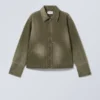 Chaqueta utilitaria lavada de corte holgado – Verde caqui lavado Chaqueta utilitaria lavada de corte holgado – Verde caqui lavado