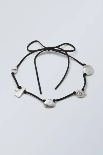 Collar con colgante de concha – Negro