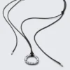 Collar con colgante de cordón – Plata – Cordón negro Collar con colgante de cordón – Plata – Cordón negro