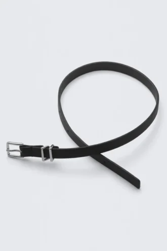 Collar con hebilla de imitación de cuero – Negro