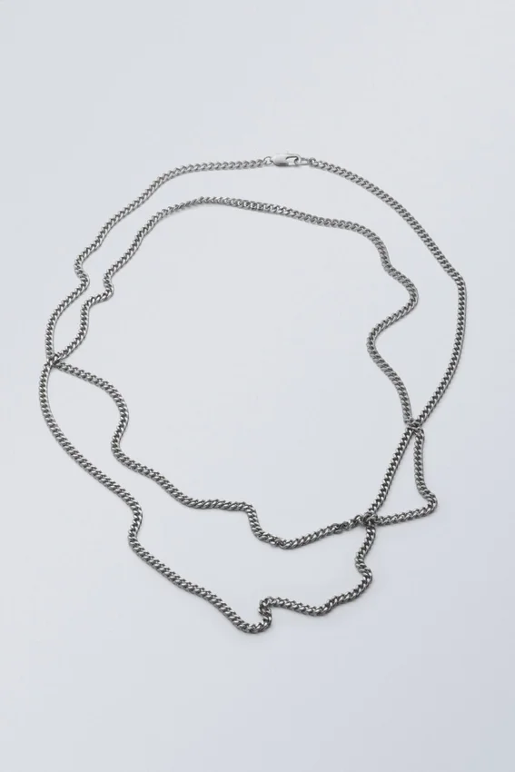 Collar de cadena larga tipo curb – Plata Collar de cadena larga tipo curb – Plata