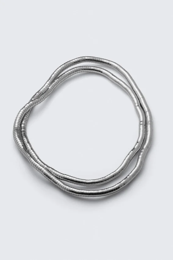 Collar de serpiente – Gris claro empolvado Collar de serpiente – Gris claro empolvado