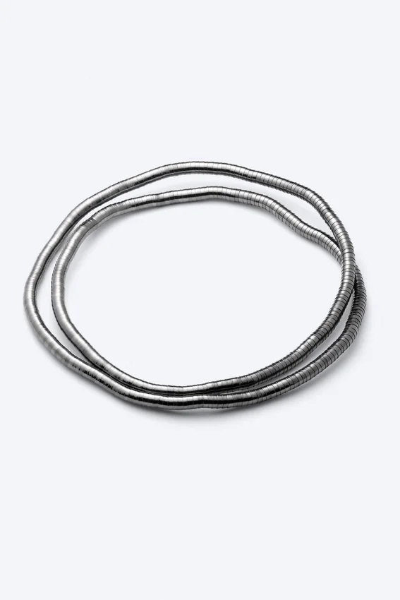Collar de serpiente – Gris oscuro Collar de serpiente – Gris oscuro