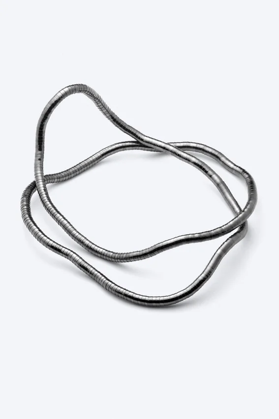 Collar de serpiente – Gris oscuro Collar de serpiente – Gris oscuro