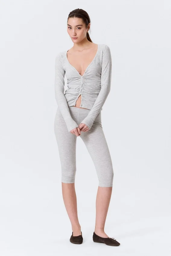 Cárdigan con cuello en V fruncido de Belle B – Gris claro jaspeado Cárdigan con cuello en V fruncido de Belle B – Gris claro jaspeado