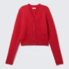 Cárdigan de cuello en V con canalé – Rojo brillante Cárdigan de cuello en V con canalé – Rojo brillante