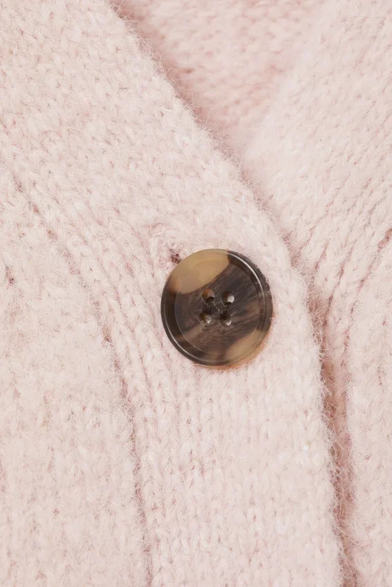Cárdigan de cuello en V con ribetes – Rosa pálido Cárdigan de cuello en V con ribetes – Rosa pálido