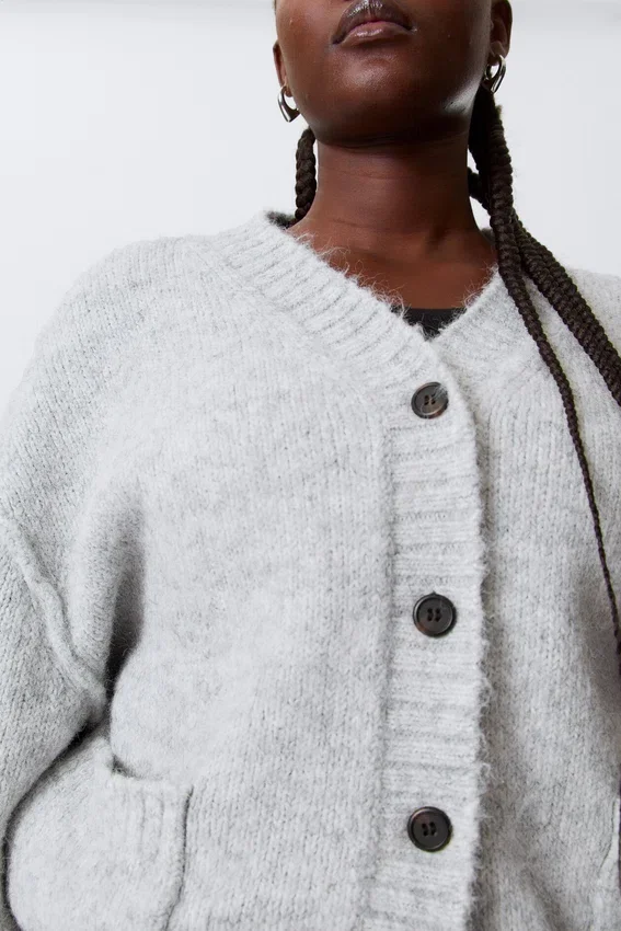 Cárdigan de punto de corte holgado con cuello en V – Gris jaspeado Cárdigan de punto de corte holgado con cuello en V – Gris jaspeado