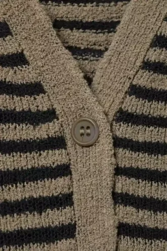 Cárdigan de punto holgado con cuello en V – Beige – Rayas negras