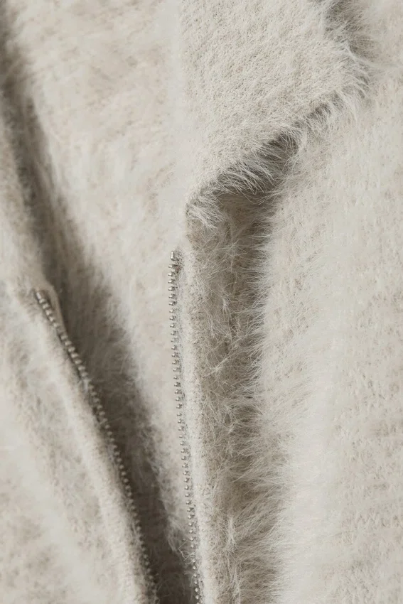 Cárdigan de punto peludo con cremallera – Blanco sucio Cárdigan de punto peludo con cremallera – Blanco sucio