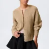 Cárdigan de punto suave – Beige Cárdigan de punto suave – Beige