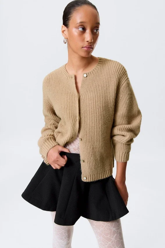 Cárdigan de punto suave – Beige Cárdigan de punto suave – Beige