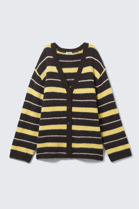 Cárdigan de rayas con cuello en V – Rayas marrón oscuro y amarillo Cárdigan de rayas con cuello en V – Rayas marrón oscuro y amarillo