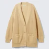 Cárdigan oversize de punto de algodón con cuello en V – Beige Cárdigan oversize de punto de algodón con cuello en V – Beige