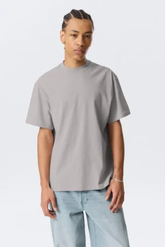 Estupenda camiseta de peso grueso – Gris claro empolvado Estupenda camiseta de peso grueso – Gris claro empolvado