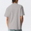 Estupenda camiseta de peso grueso – Gris claro empolvado Estupenda camiseta de peso grueso – Gris claro empolvado