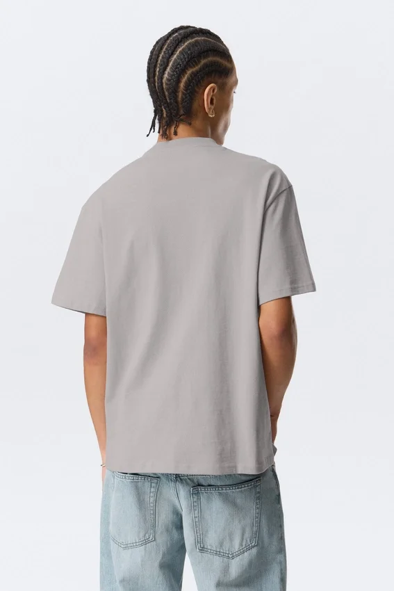 Estupenda camiseta de peso grueso – Gris claro empolvado Estupenda camiseta de peso grueso – Gris claro empolvado
