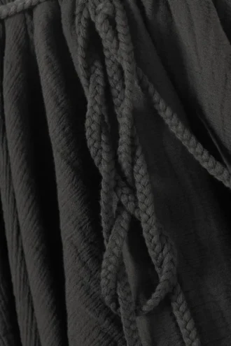 Falda acampanada de talle bajo con pliegues – Gris oscuro