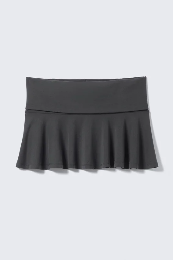 Falda acampanada de talle medio – Negro Falda acampanada de talle medio – Negro