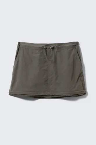 Falda cargo convertible de nailon – Gris oscuro
