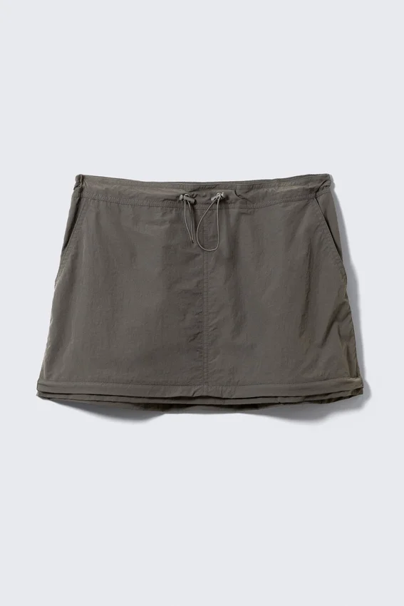 Falda cargo convertible de nailon – Gris oscuro Falda cargo convertible de nailon – Gris oscuro