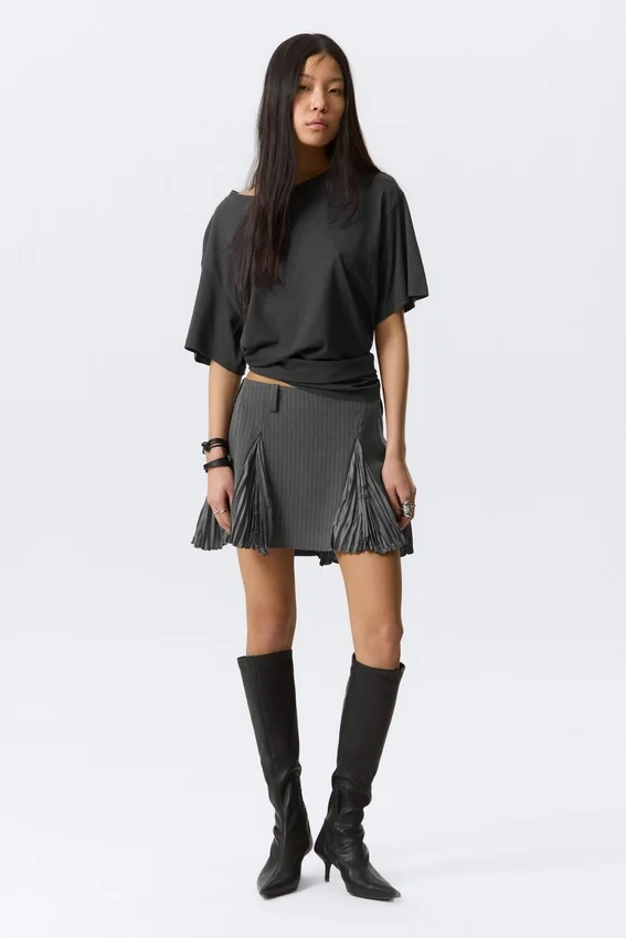Falda con pliegues – Rayas grises Falda con pliegues – Rayas grises