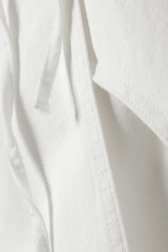 Falda cruzada maxi de denim con bordes sin rematar – Blanca