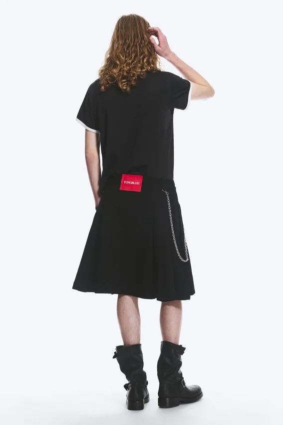 Falda de denim de talle medio Yungblud – Negro Falda de denim de talle medio Yungblud – Negro