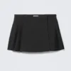 Falda de traje plisada – Azul oscuro – Rayas finas Falda de traje plisada – Azul oscuro – Rayas finas