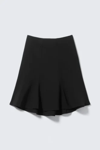 Falda midi acampanada de talle medio – Negro