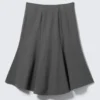 Falda midi ajustada con volumen – Rayas finas en gris empolvado