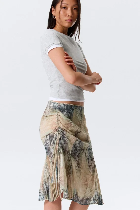 Falda midi de corte sirena de talle bajo – Beige – Estampado de piel de serpiente Falda midi de corte sirena de talle bajo – Beige – Estampado de piel de serpiente