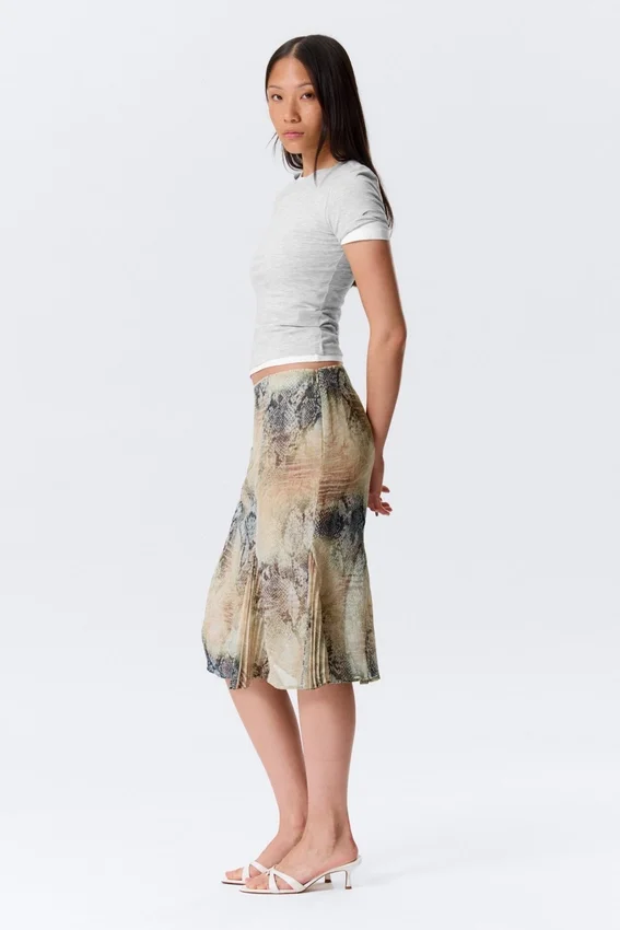 Falda midi de corte sirena de talle bajo – Beige – Estampado de piel de serpiente Falda midi de corte sirena de talle bajo – Beige – Estampado de piel de serpiente