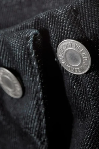 Falda midi de denim de talle bajo – Índigo crudo – Azul oscuro