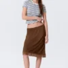 Falda midi de encaje satinado – Marrón oscuro Falda midi de encaje satinado – Marrón oscuro