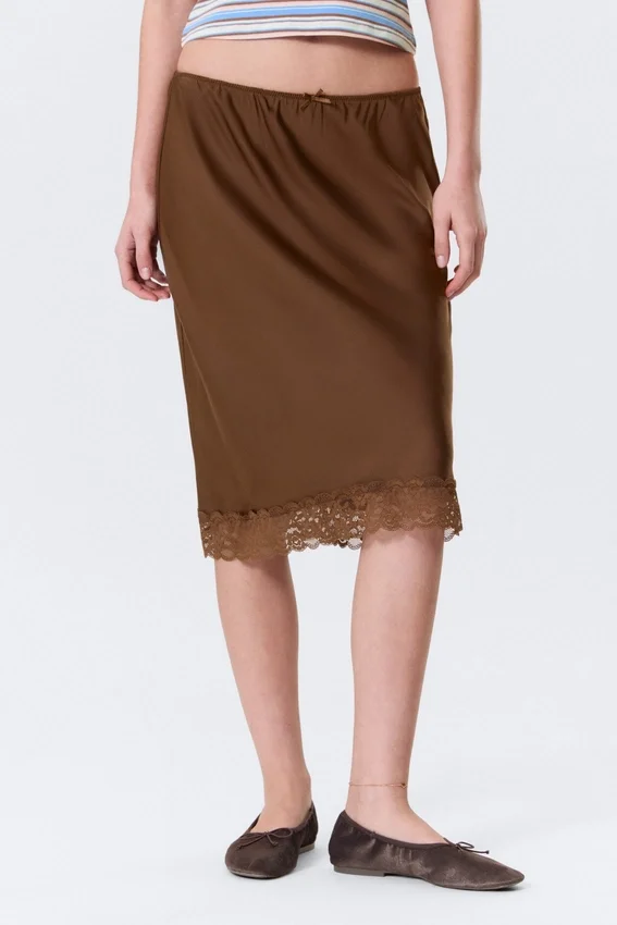Falda midi de encaje satinado – Marrón oscuro Falda midi de encaje satinado – Marrón oscuro
