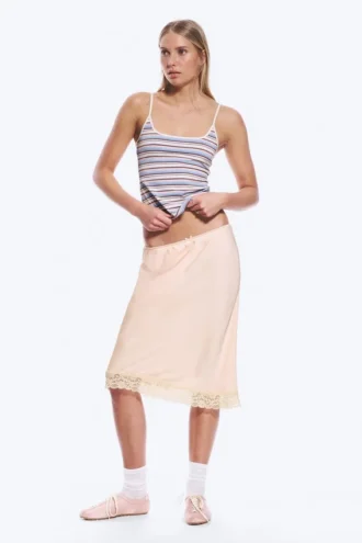 Falda midi de encaje satinado – Rosa empolvado