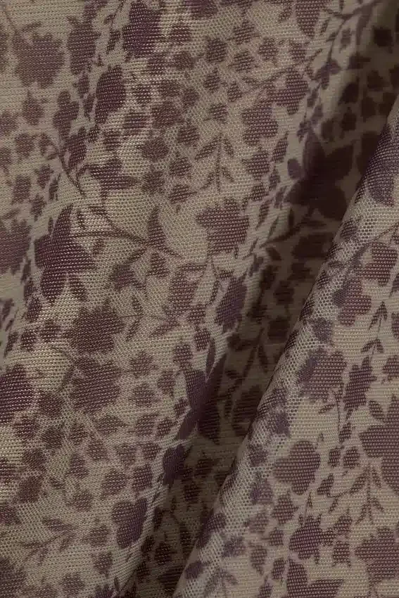 Falda midi de malla en capas – Caqui/Burdeos – Estampado floral Falda midi de malla en capas – Caqui/Burdeos – Estampado floral