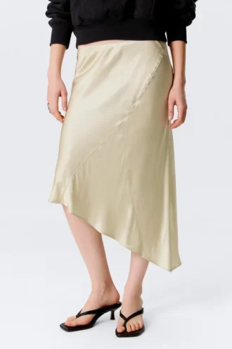 Falda midi de satén de talle bajo – Beige claro apagado