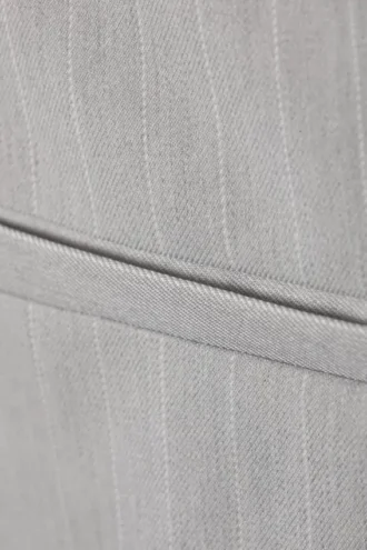 Falda mini de traje de cintura baja – Gris claro – Rayas finas