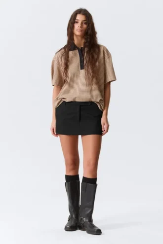 Falda mini de traje de talle bajo y corte ajustado – Negro