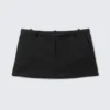 Falda mini de traje de talle bajo y corte ajustado – Negro
