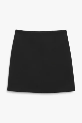 Falda negra de corte A – Negro